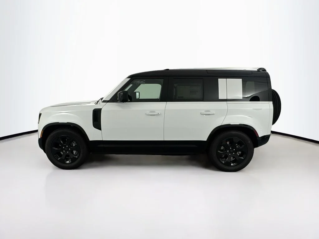 New 2026 Fuji White Land Rover X-Dynamic SE image 8