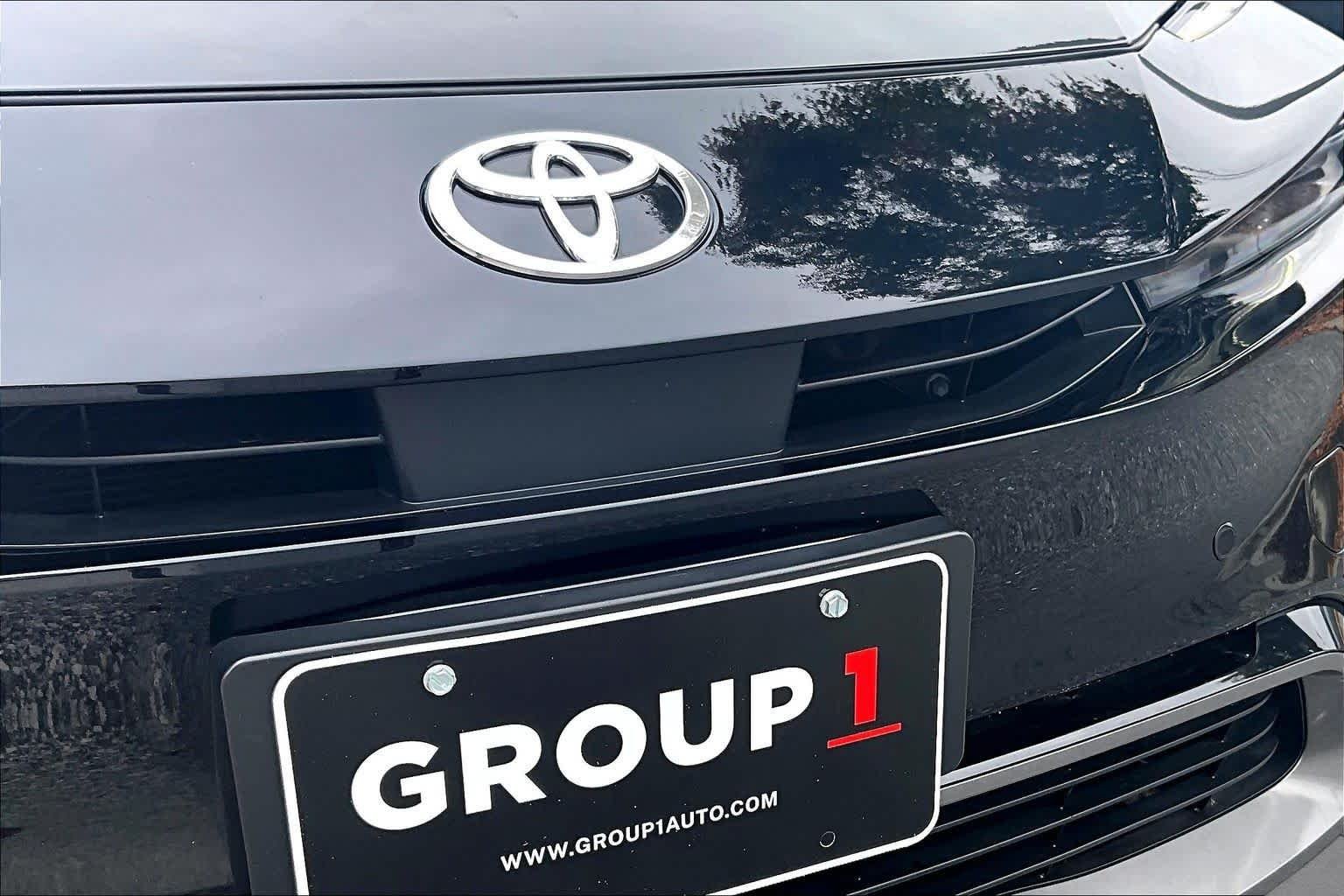 Used 2024 Midnight Black Metallic Toyota XLE image 29