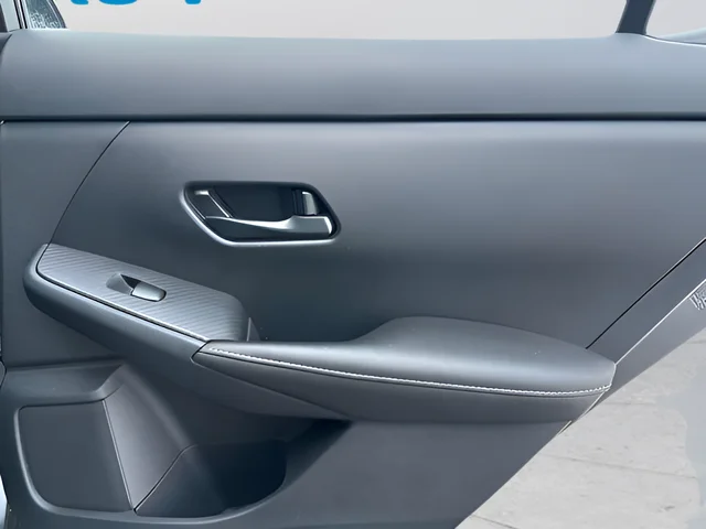 Used 2025 Gray Nissan SV image 28
