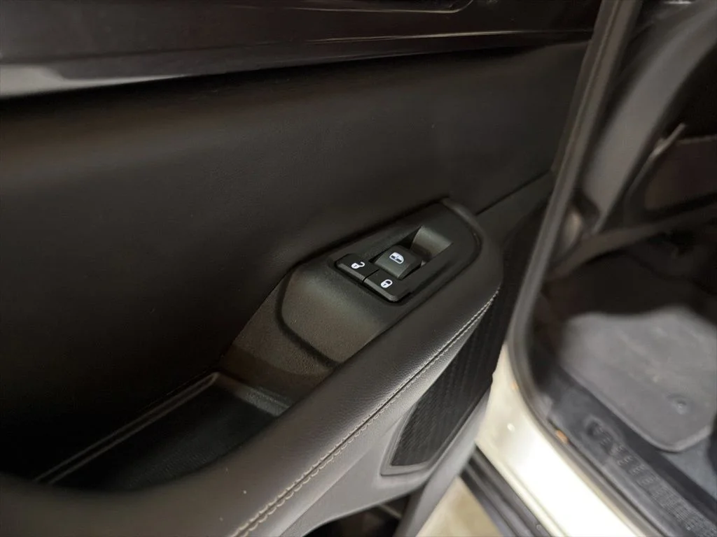 Used 2023 White Jeep Altitude X image 35