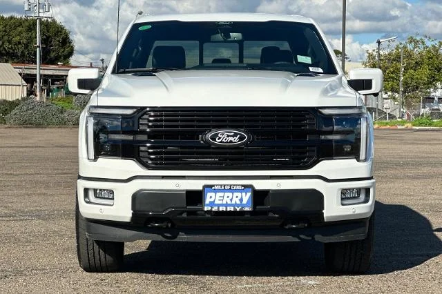 New 2025 Star White Metallic Tri-Coat Ford Platinum® image 28