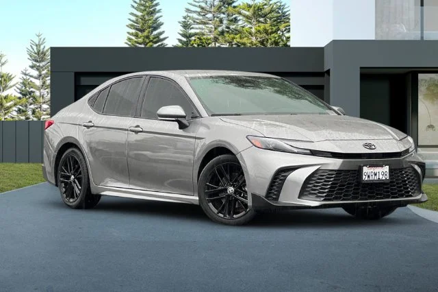 Used 2026  Toyota SE image 2