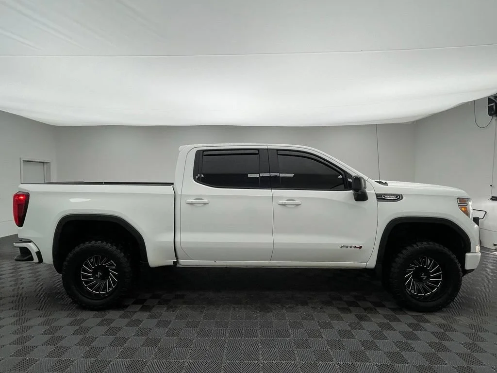 Used 2022 Summit White GMC AT4 image 7