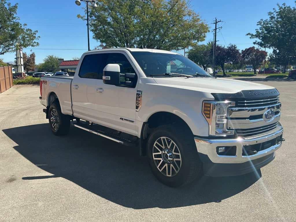 Used 2019 White Platinum Tri-Coat Metallic Ford LARIAT image 3
