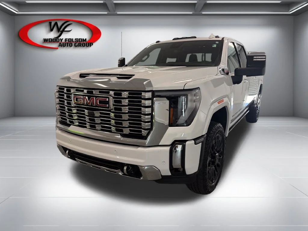 Used 2025 White GMC Denali image 3