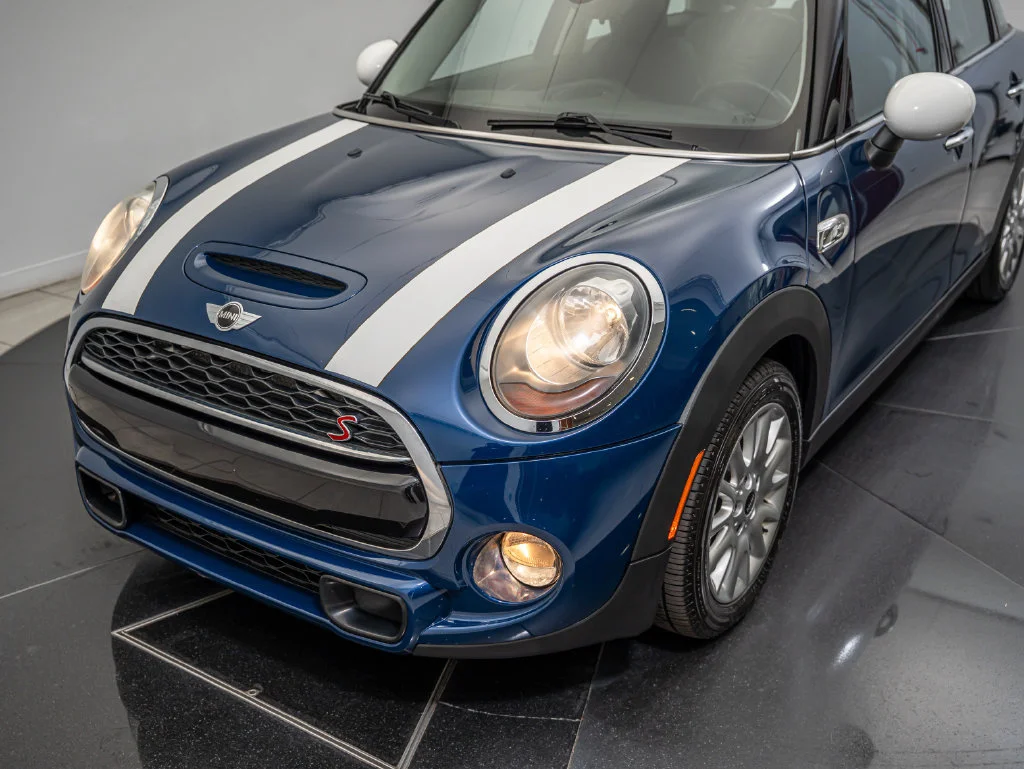 Used 2016 Deep Blue Metallic MINI  image 13