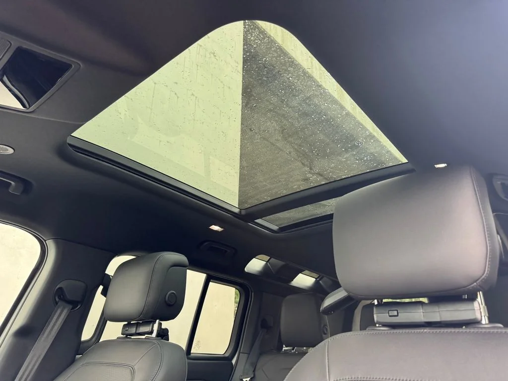 New 2026 Fuji White Land Rover X-Dynamic SE image 10