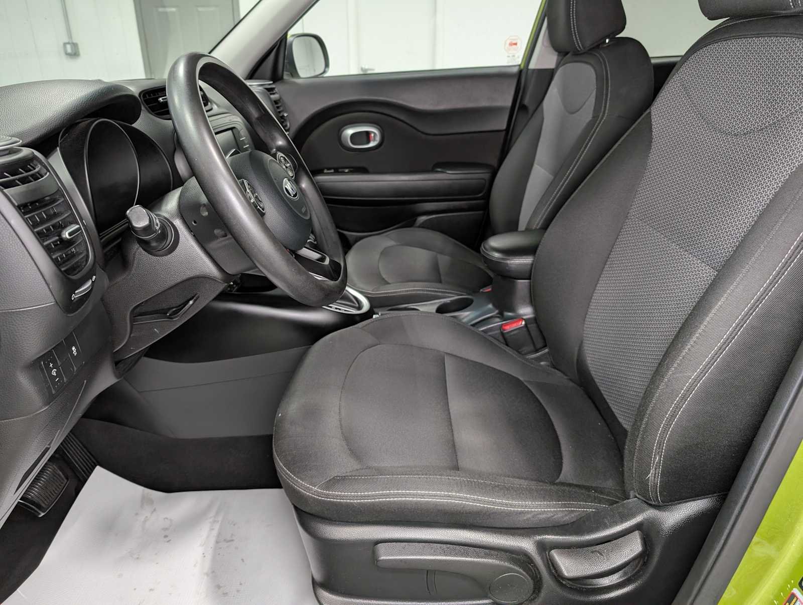 Used 2017 Alien II Kia + image 4