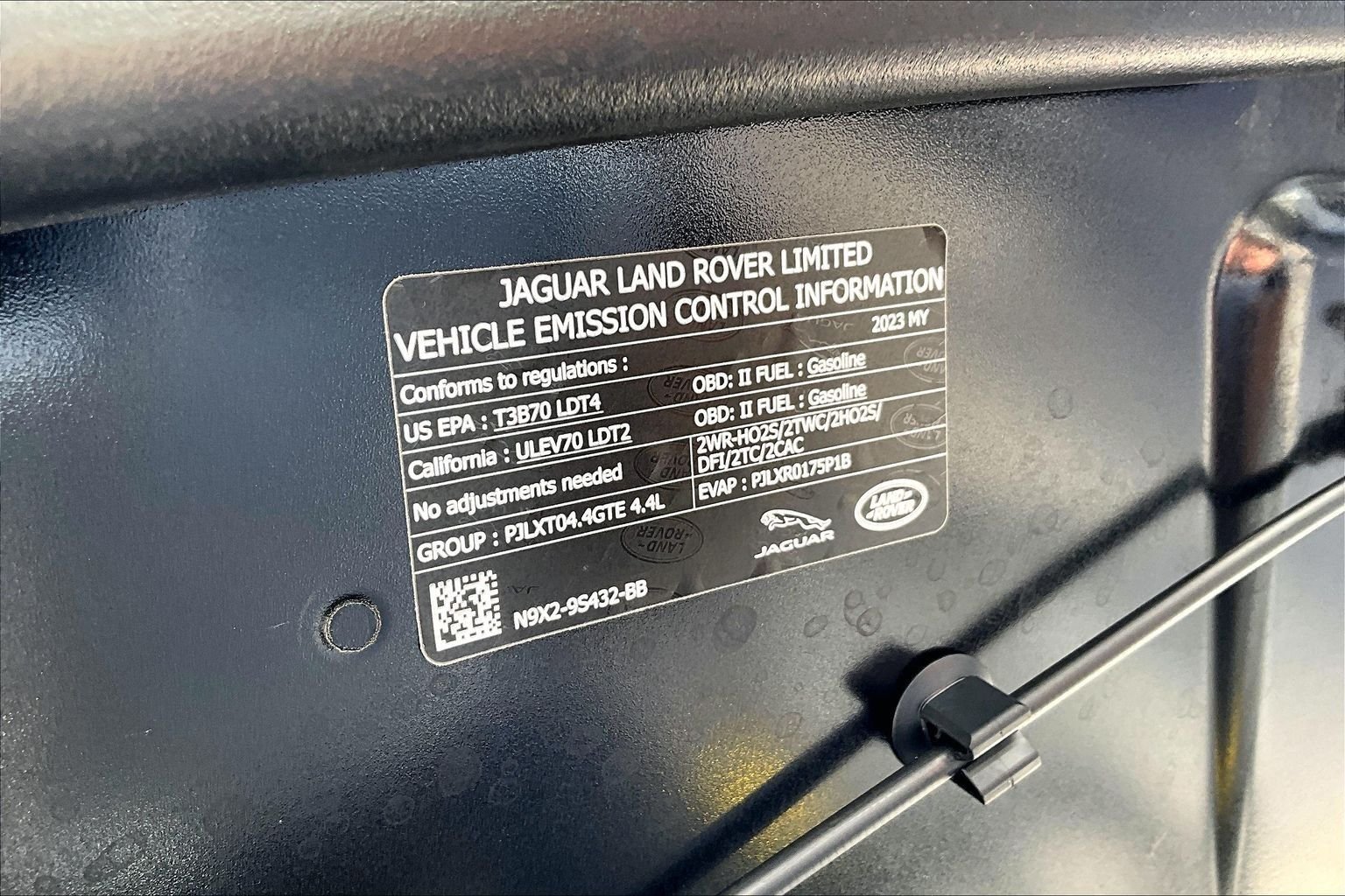 Used 2023 Black Land Rover SE image 30