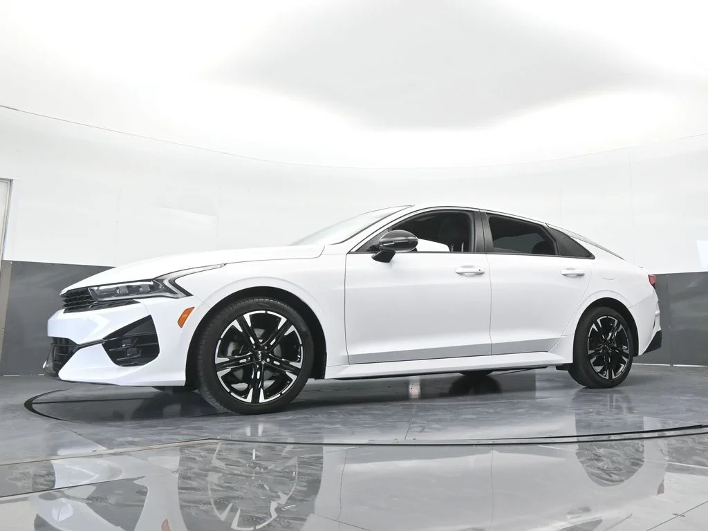 Used 2023 Glacial White Pearl Kia GT-Line image 54