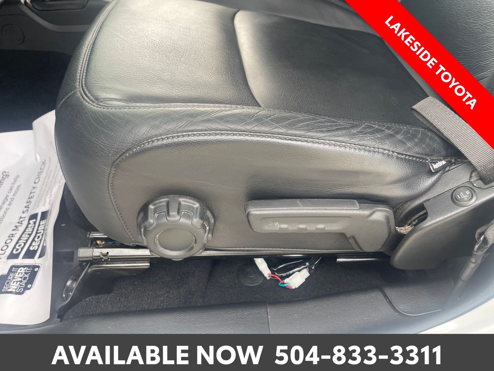 Used 2023 White Jeep Sahara image 26