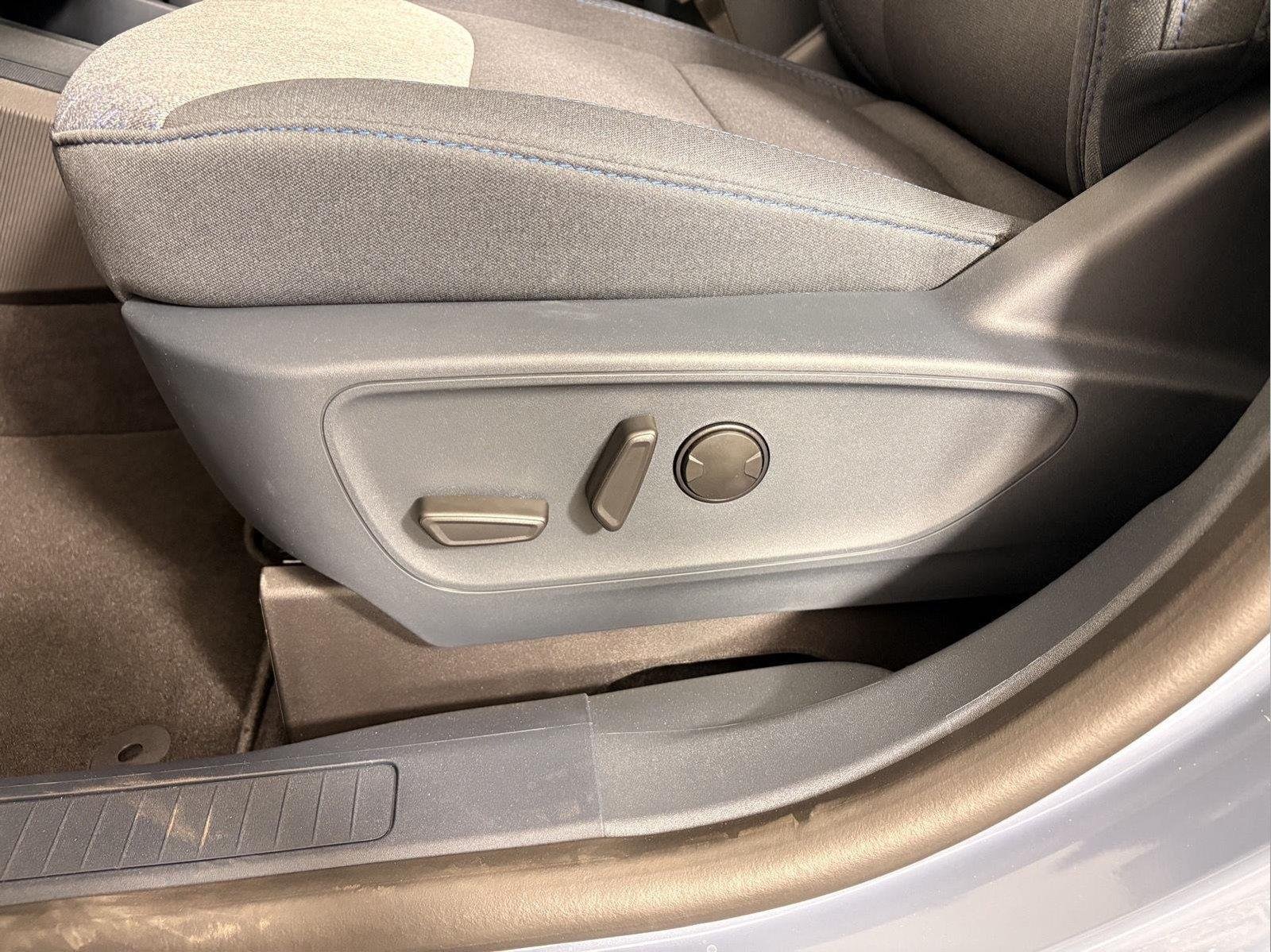 New 2026 Azure Gray Metallic Tri-Coat Ford XLT image 15