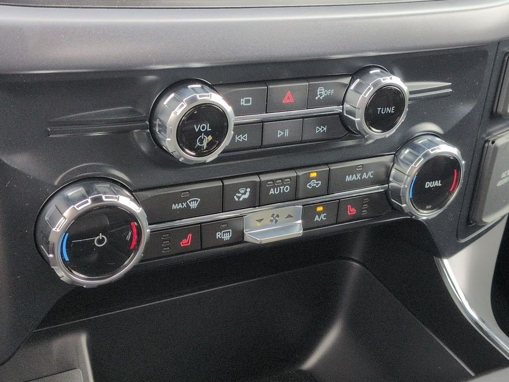 New 2026 Carbonized Gray Metallic Ford XLT image 53