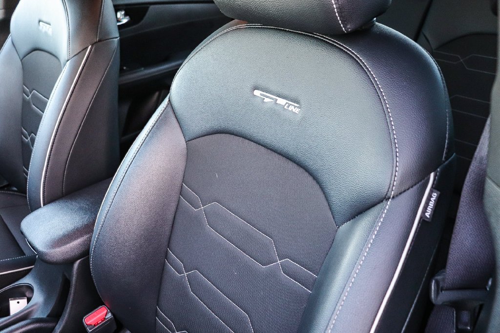 Used 2022 Snow White Pearl Kia GT-Line image 27