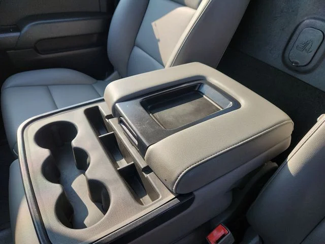 Used 2018 Silver GMC Base image 39