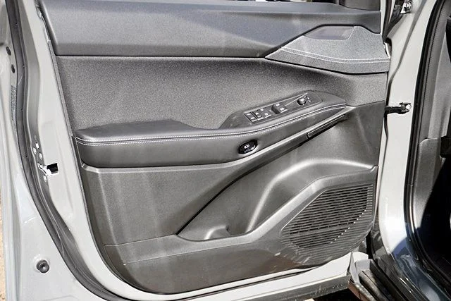 New 2026 Sting-Gray Clear-Coat Exterior Paint Jeep Laredo image 24
