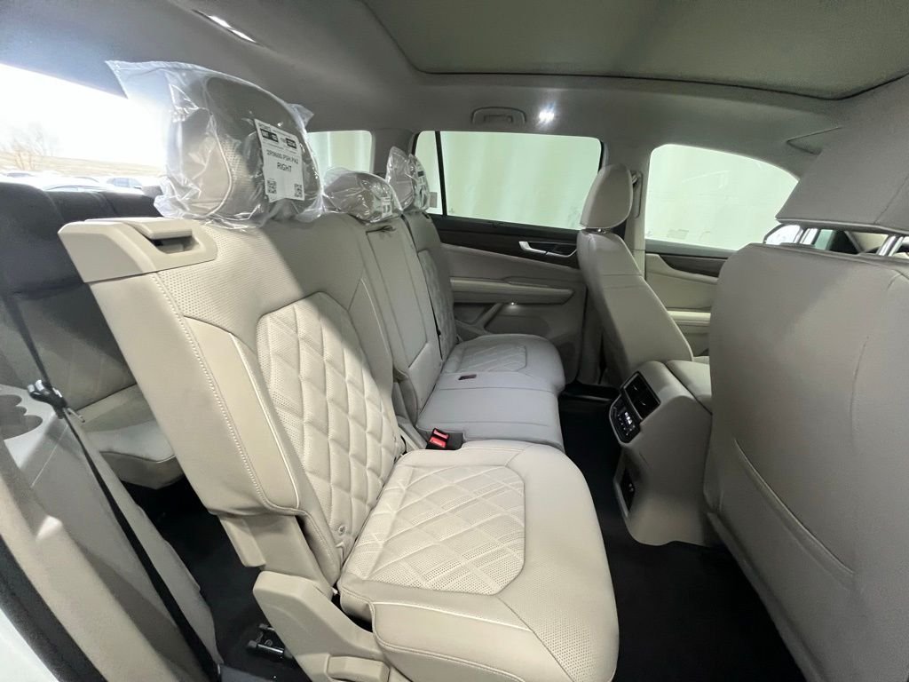 New 2026 White/off-white Volkswagen 2.0T SEL Premium R-Line image 24