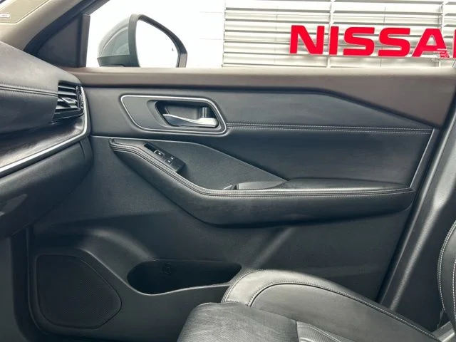 Used 2021 Gray Nissan Platinum image 44