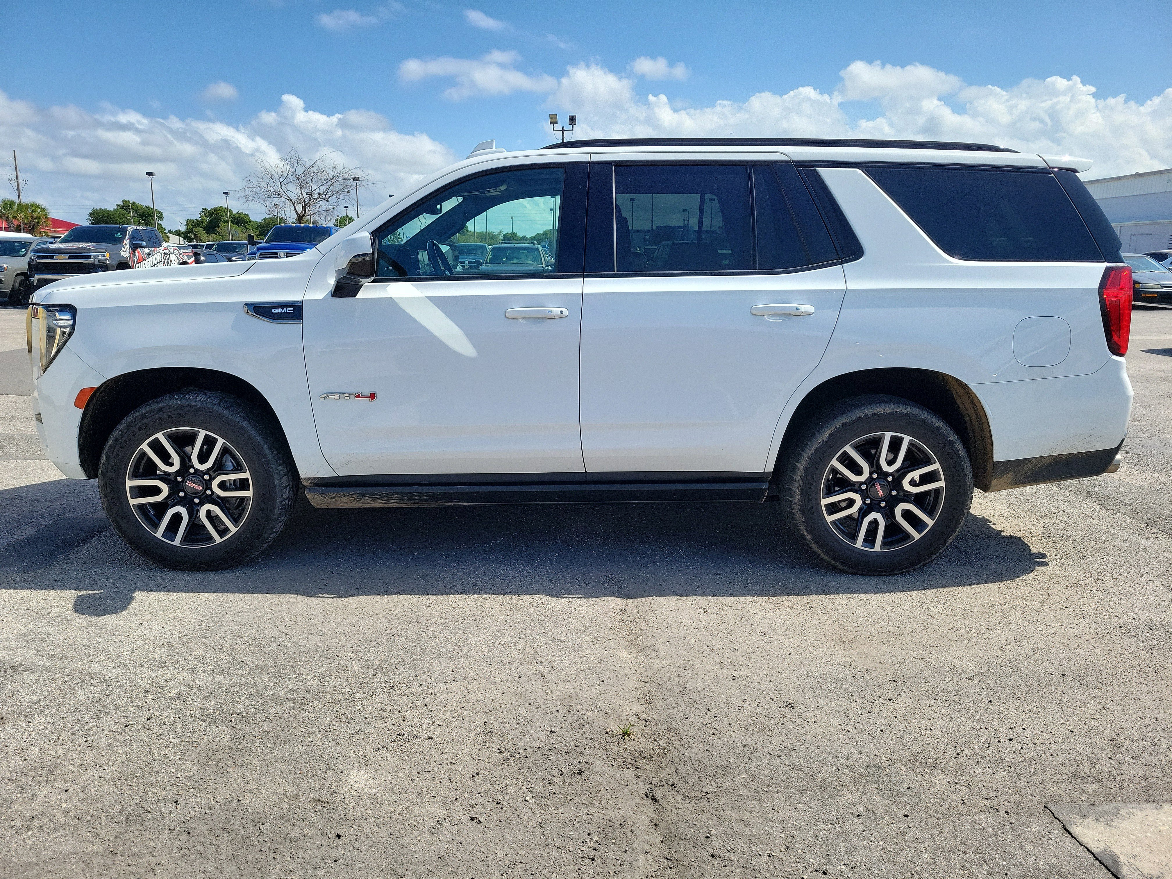 Used 2022  GMC AT4 image 3
