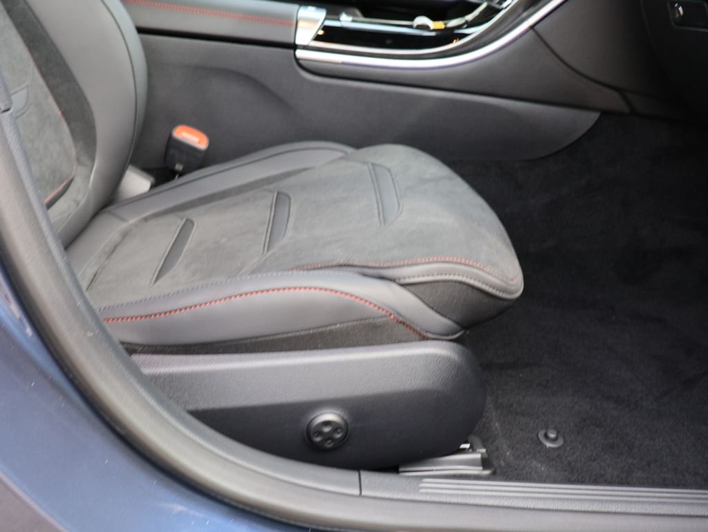 New 2026 Twilight Blue Metallic Mercedes-Benz C 43 AMG® image 13