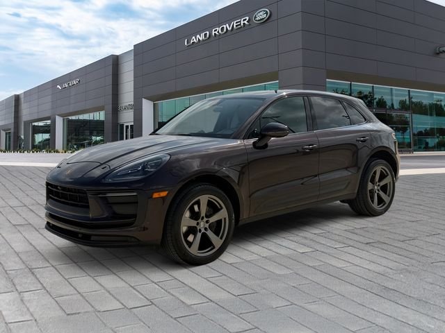 2022 Porsche Macan -'s photo