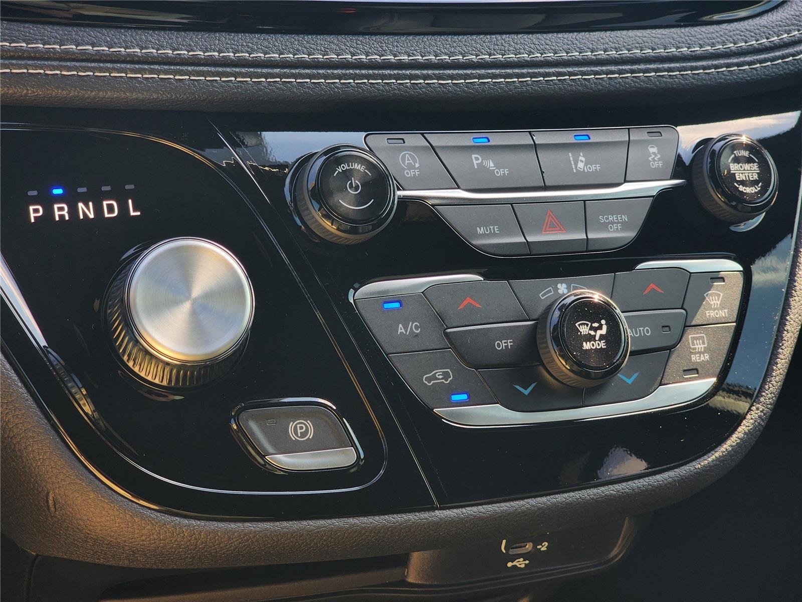 2026 Chrysler Pacifica Select - Photo 16
