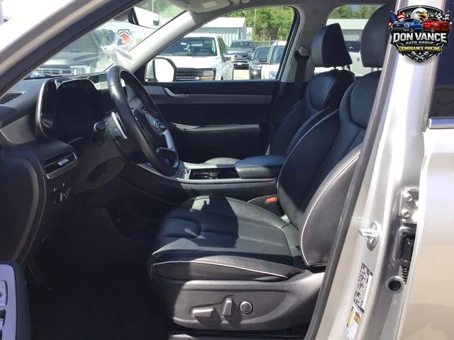 Used 2024 Silver Hyundai SEL image 9
