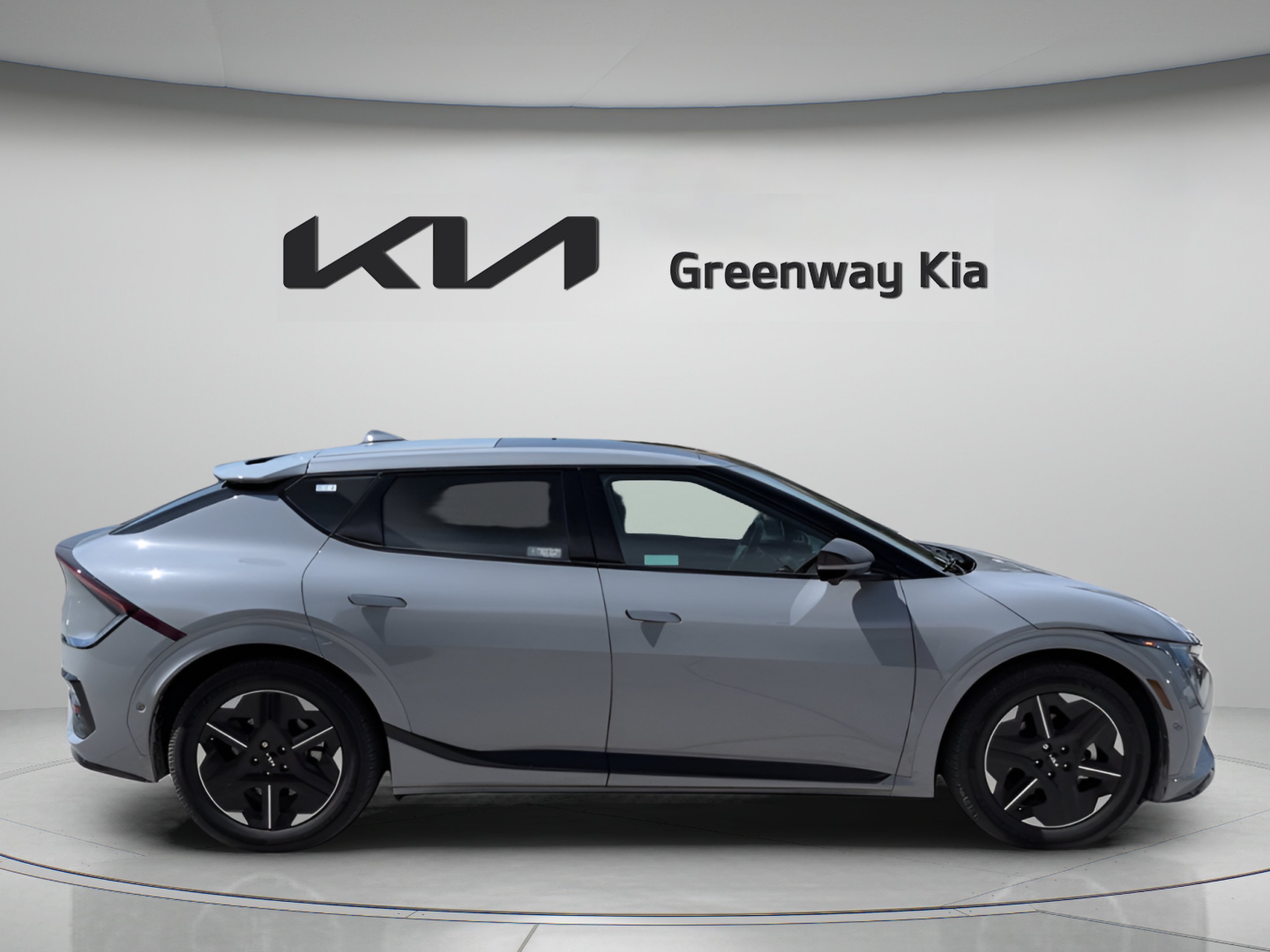 Certified Used 2025 Wolf Gray Kia GT-Line image 9