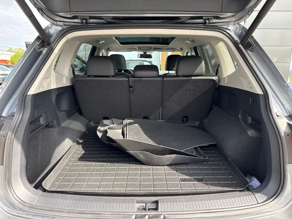 Used 2019 Platinum Gray Metallic Volkswagen 2.0T SEL image 16