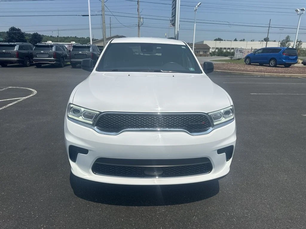 Used 2023 White Dodge SXT image 3