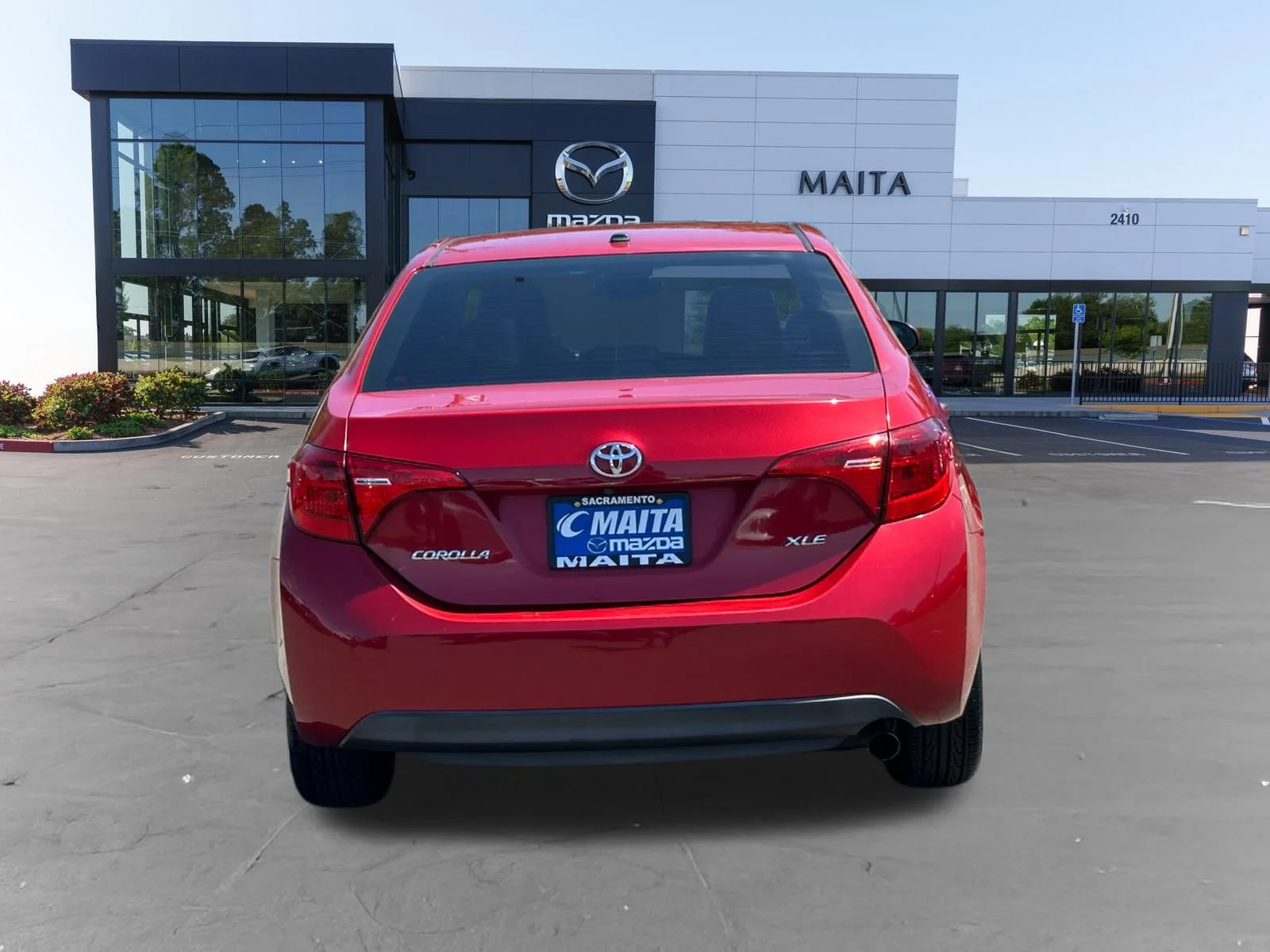 Used 2019 Barcelona Red Metallic Toyota XLE image 4