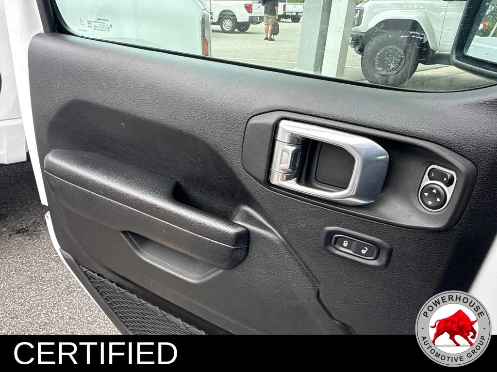 Used 2024 White Jeep Rubicon image 16