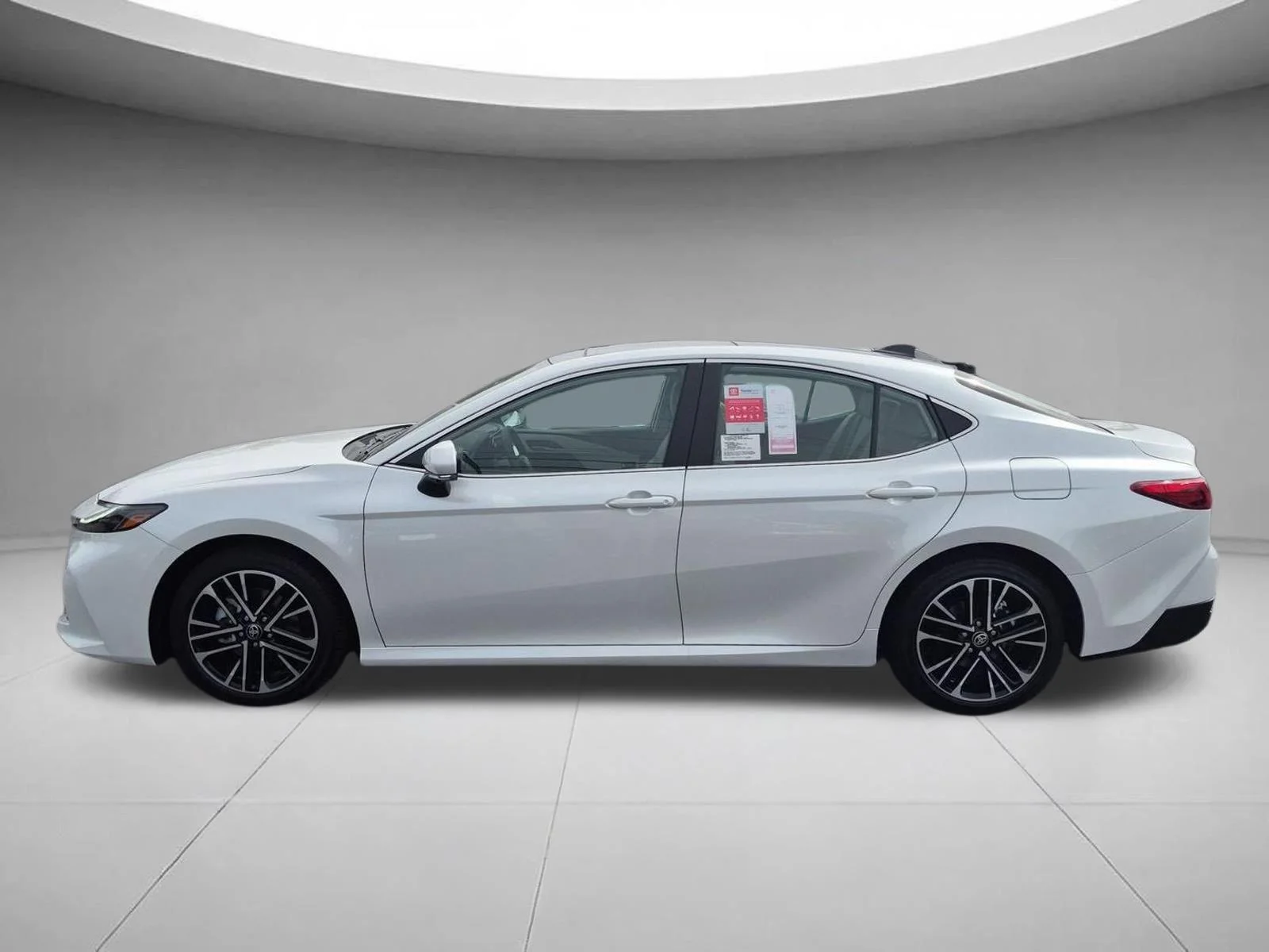 Used 2026 Wind Chill Pearl Toyota XLE image 2