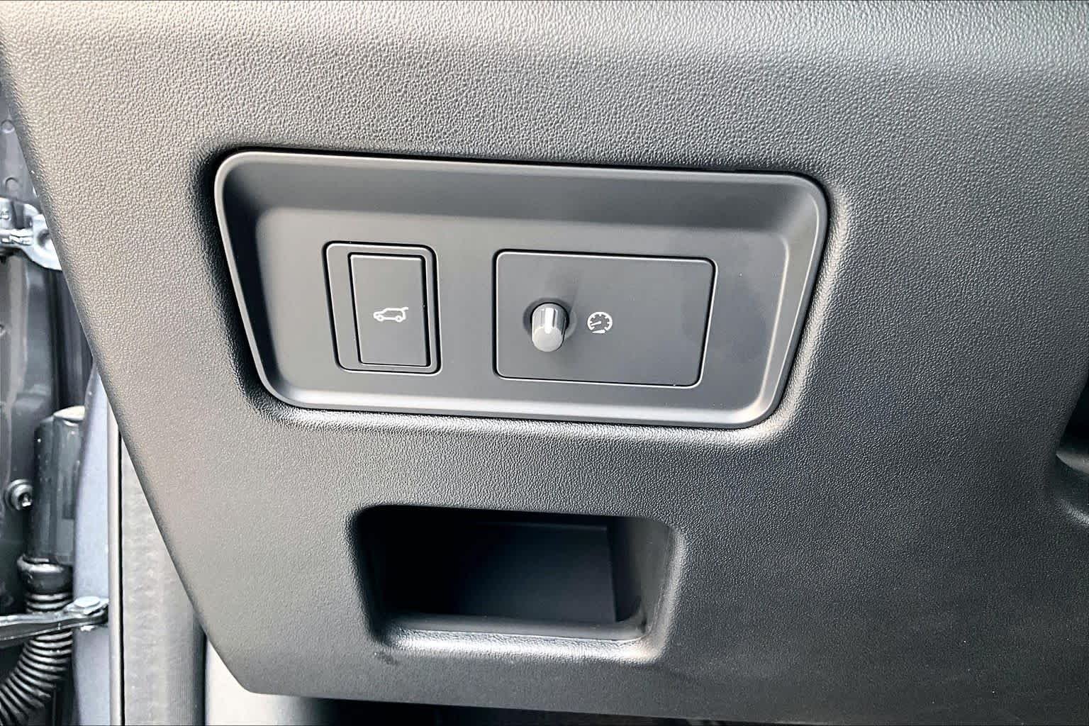 New 2026 Eiger Grey Land Rover Gemini Edition image 19