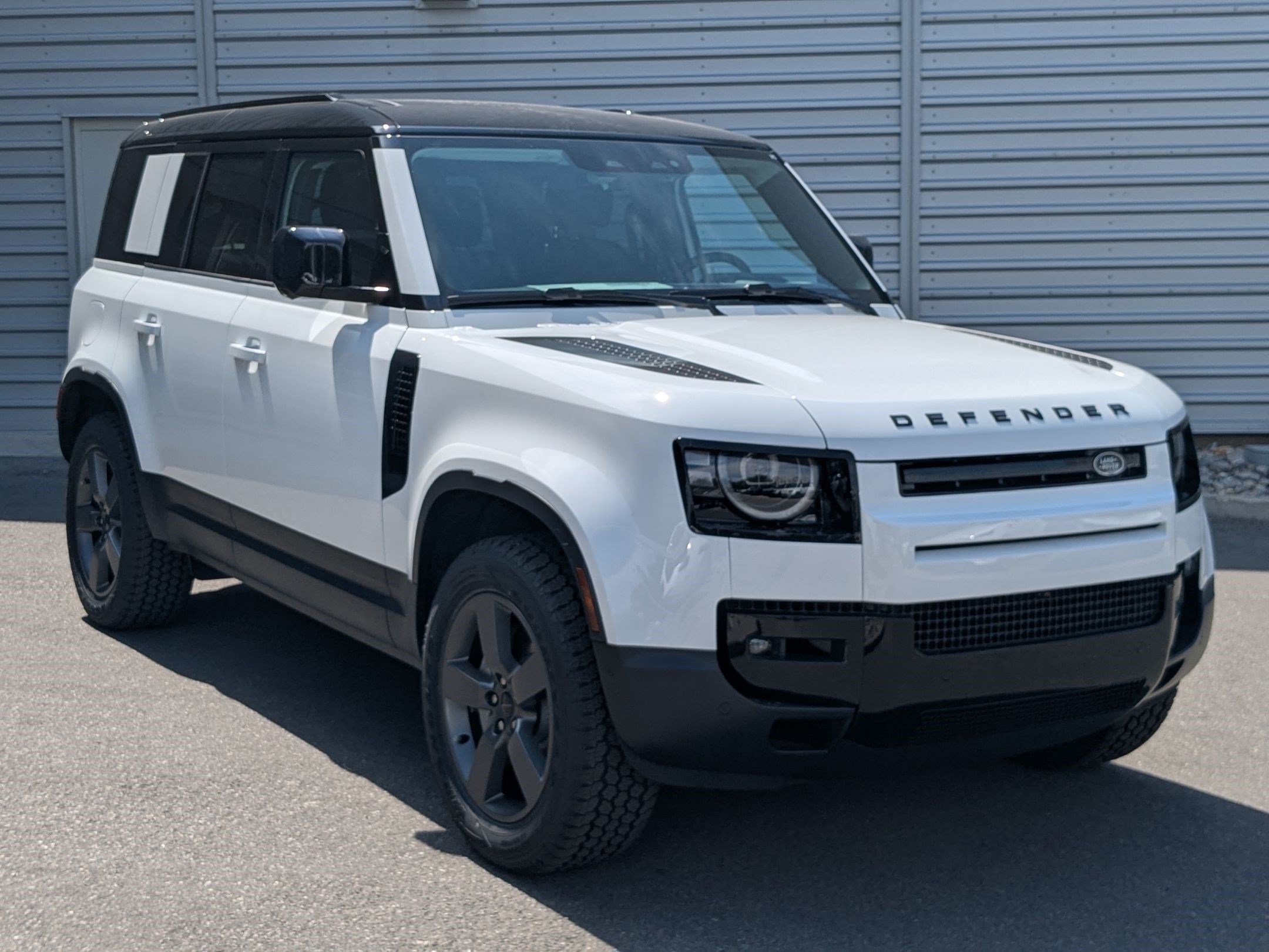 New 2026 Fuji White Land Rover P300 S image 3