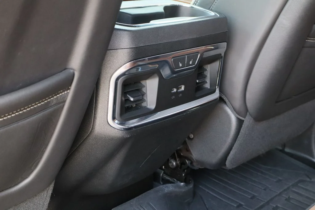 Used 2024 Silver GMC Denali Ultimate image 27