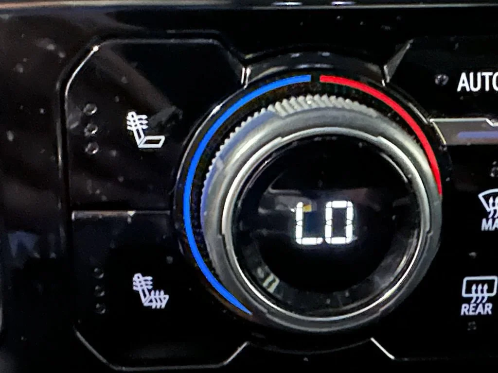 Used 2023 BLACK Chevrolet RST image 32