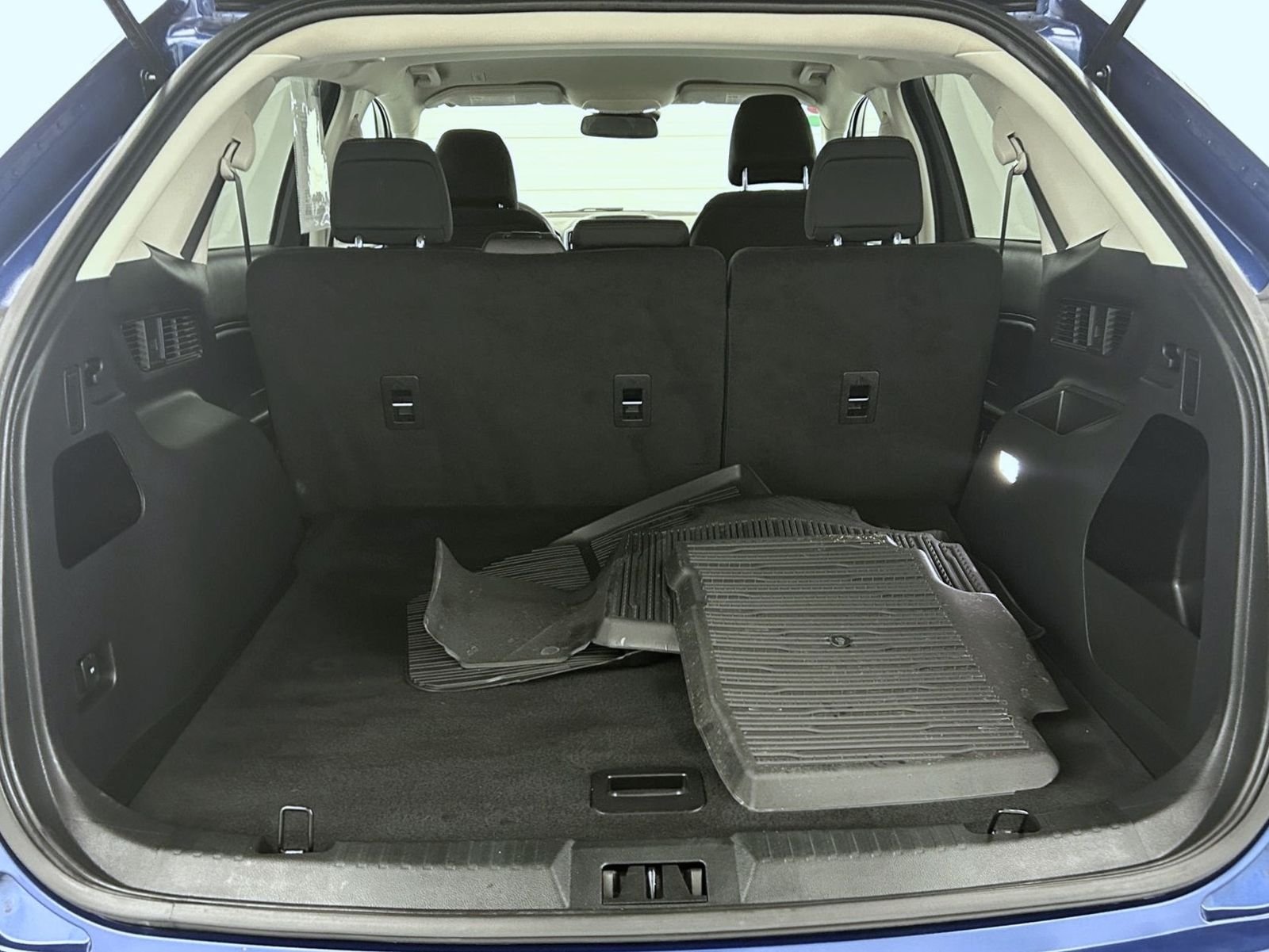 Used 2024 Blue Metallic Ford SE image 22