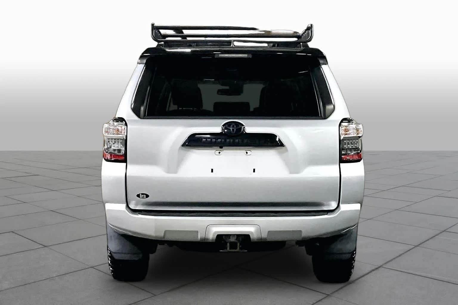 Used 2021 Classic Silver Metallic Toyota Venture image 5