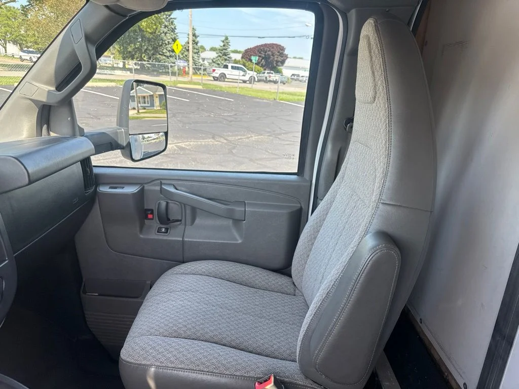 Used 2017 Summit White Chevrolet Work Van image 13