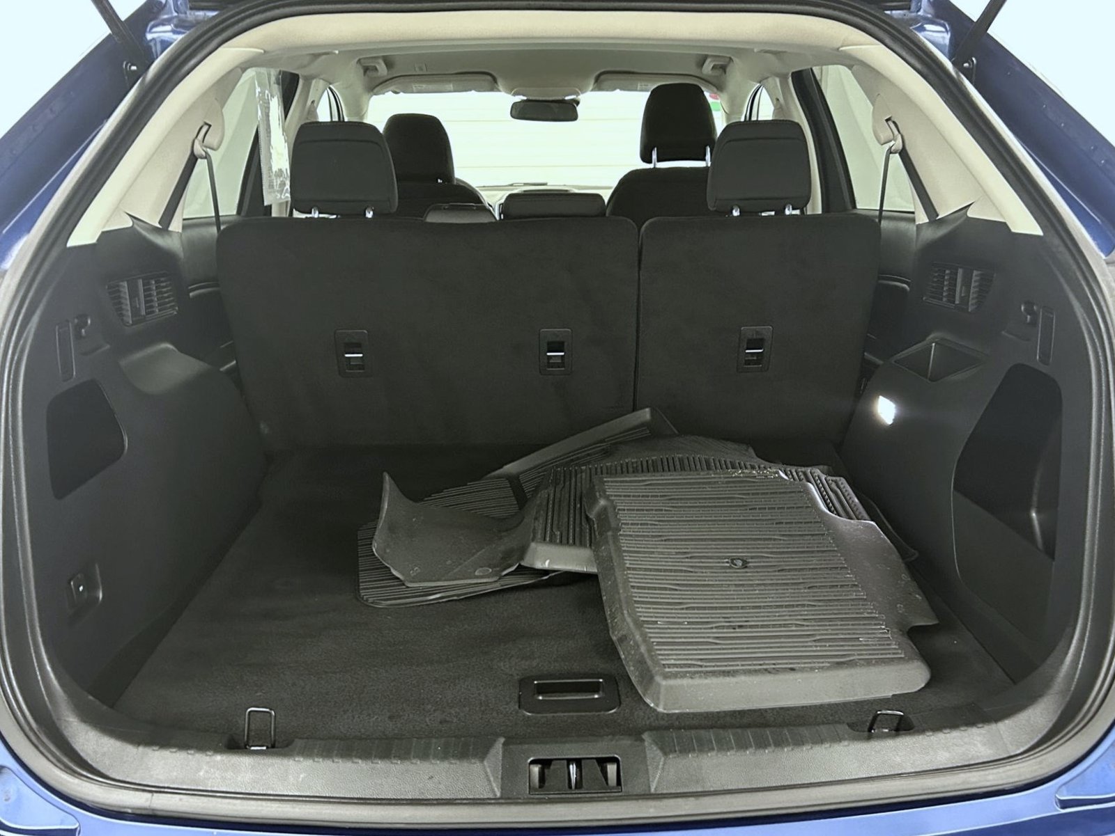 Used 2024 Blue Metallic Ford SE image 22