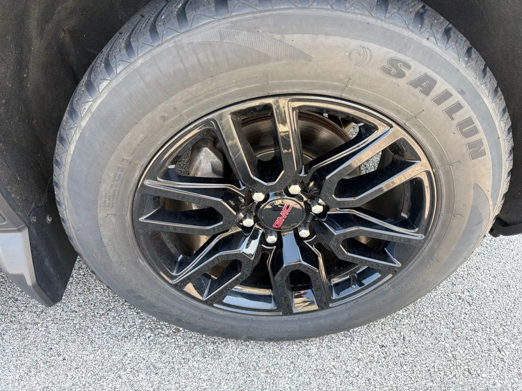 Used 2024 White GMC Elevation image 25
