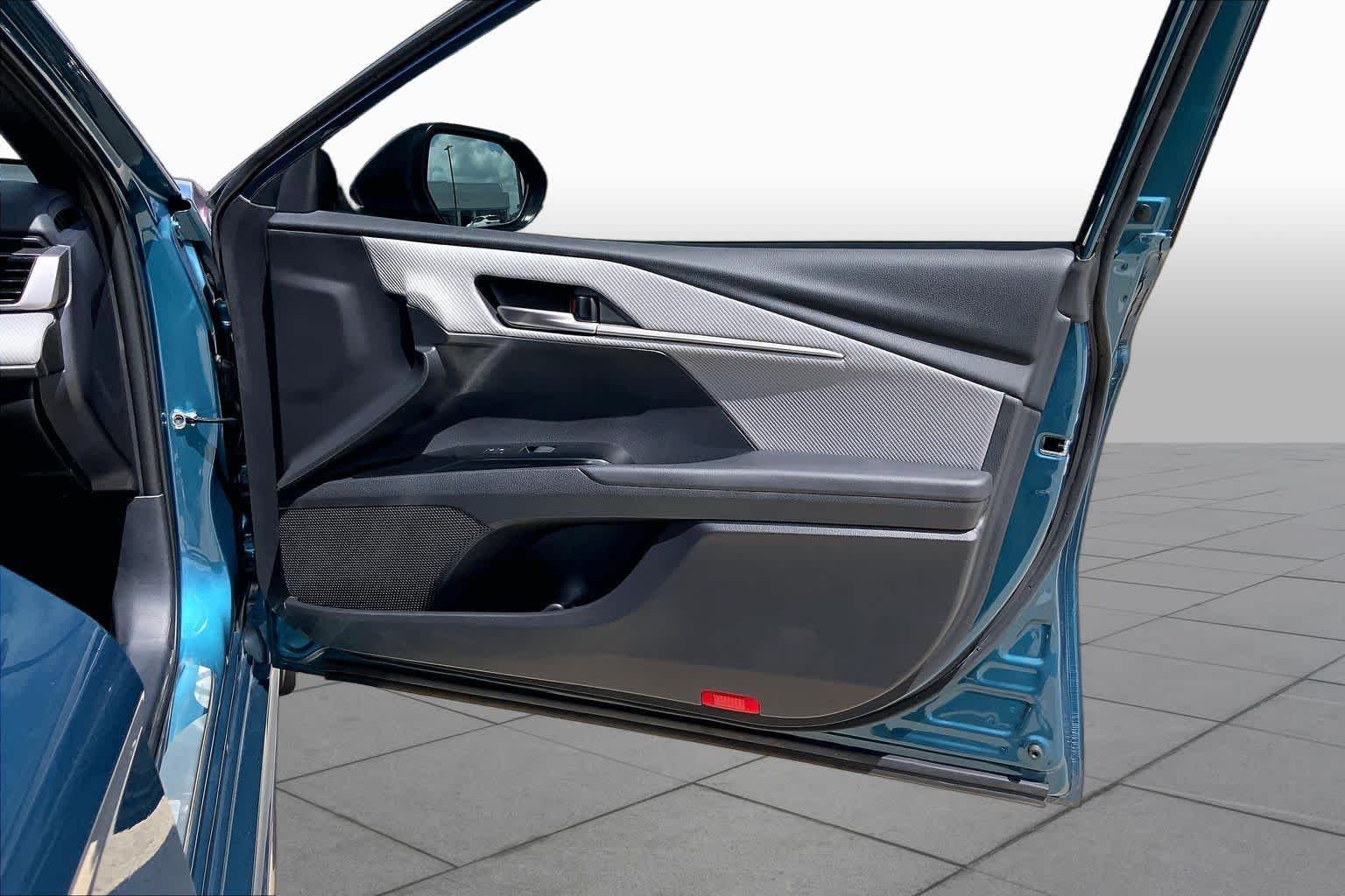 Used 2025 Ocean Gem Toyota SE image 43