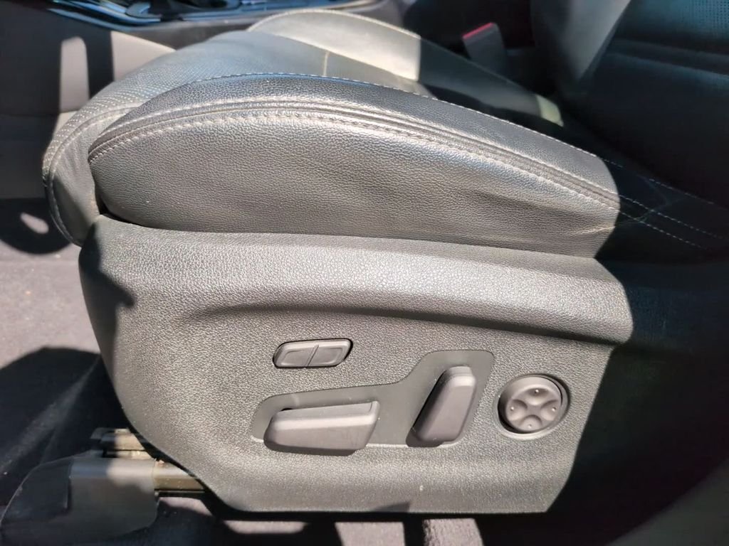 Used 2020 Silver Kia SX image 15
