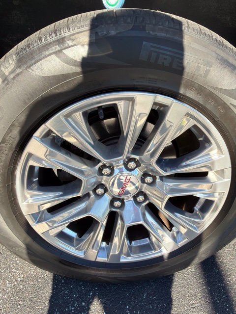 Used 2023 Silver GMC Denali image 7