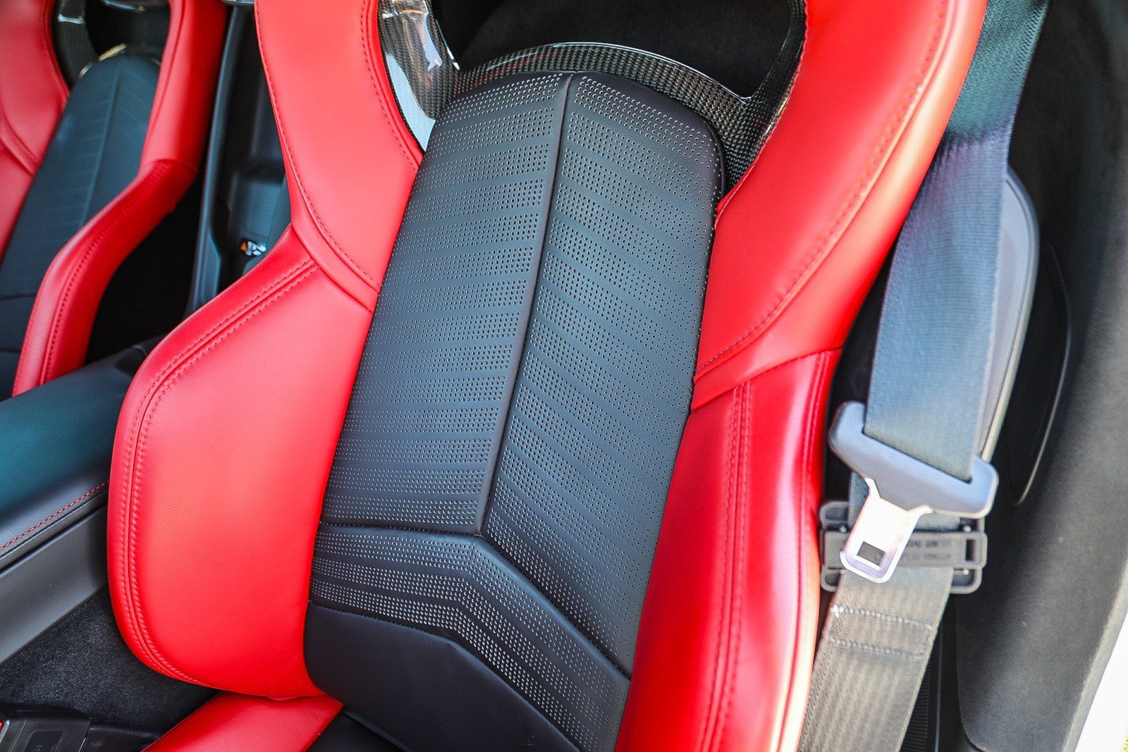 Used 2022 Arctic White Chevrolet Stingray image 16