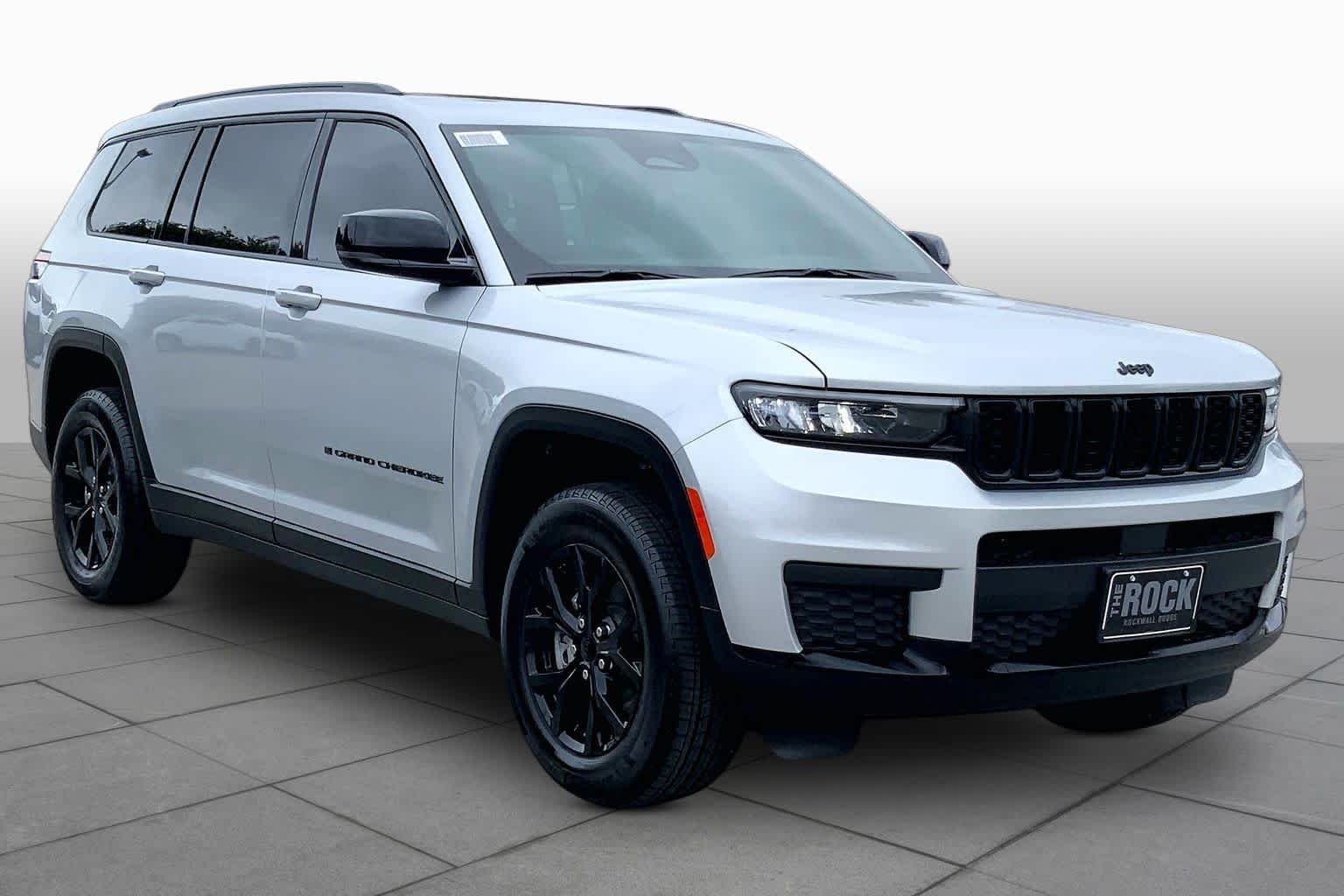 Used 2025 Silver Zynith Jeep Altitude X image 3