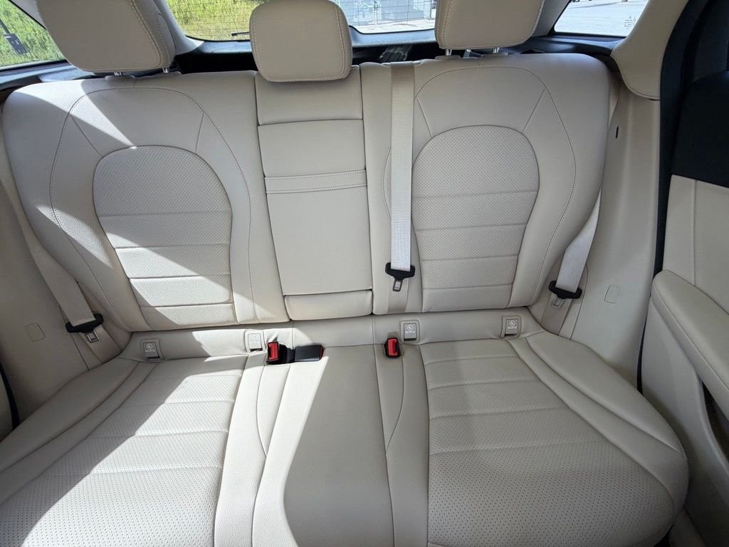 Used 2022 Black Mercedes-Benz GLC 300 image 14