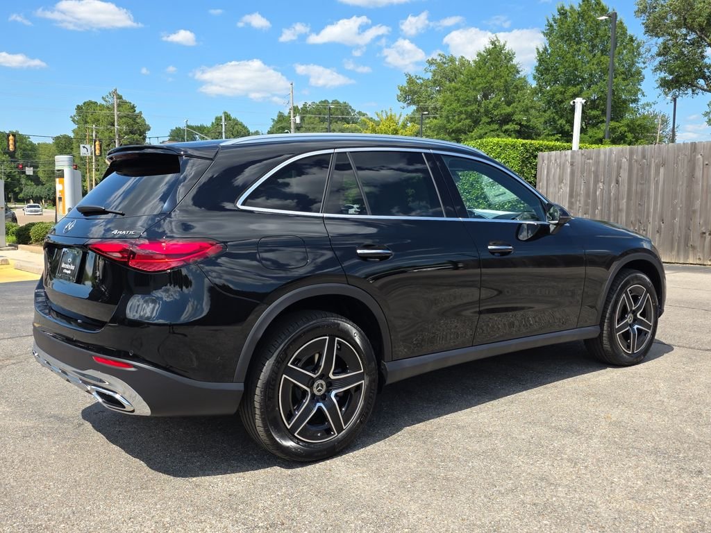 New 2026 Black Mercedes-Benz GLC 300 image 5