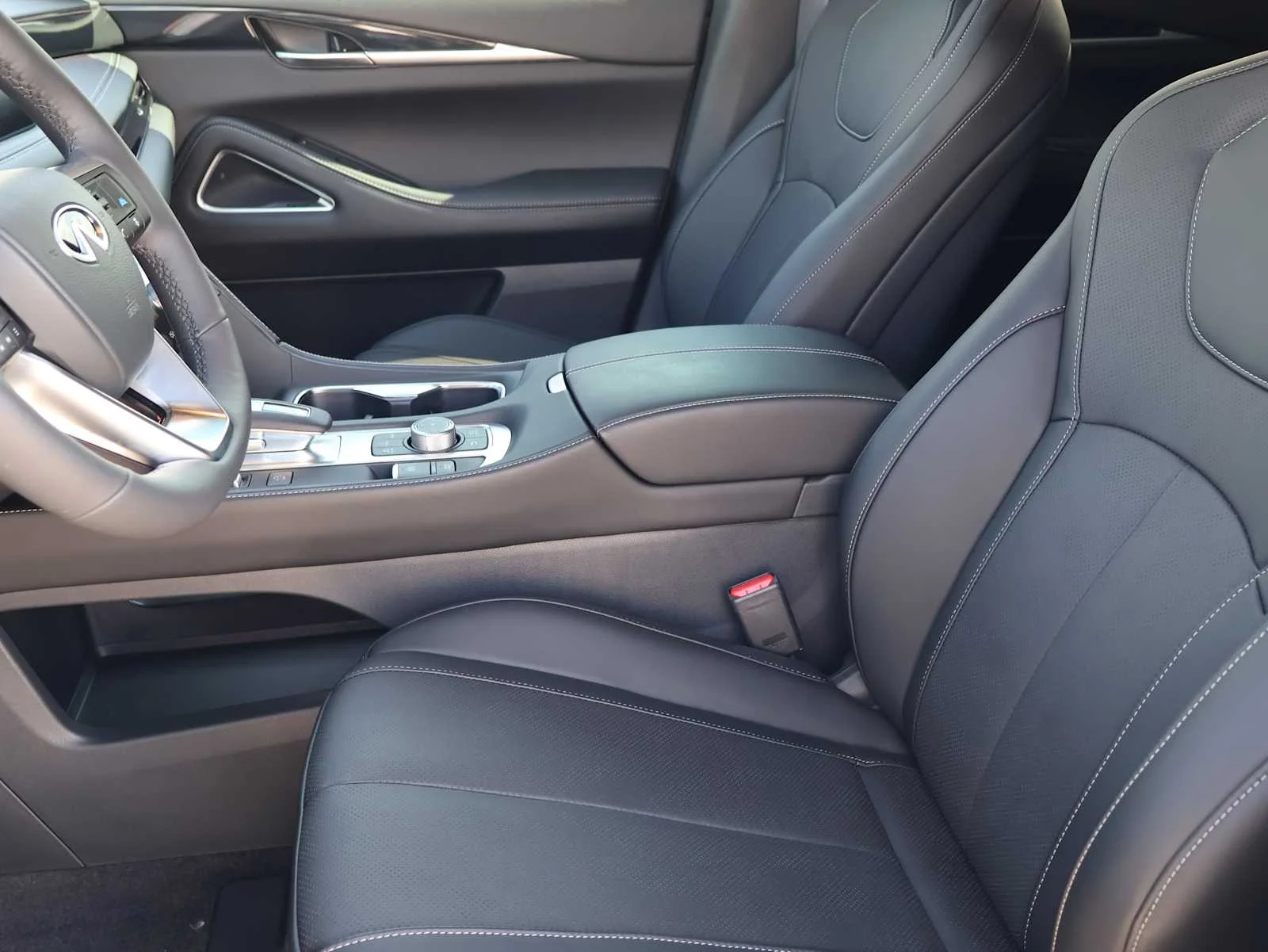 Certified Used 2027 Graphite Shadow INFINITI SPORT image 9